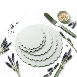 Tvirti ir estetiški padėklai tortams transportavimui ir serviravimui